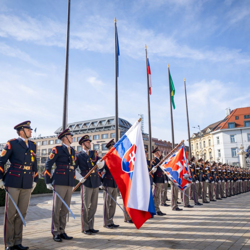 Nástup Čestnej stráže prezidenta SR