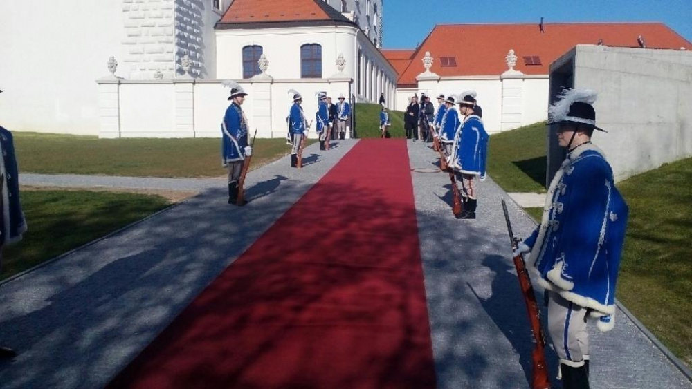 STRÁŽNY ČESTNEJ STRÁŽE OZBROJENÝCH SÍL SR
